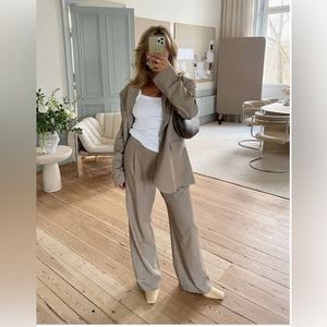 Djerf Avenue The Favorite Pant